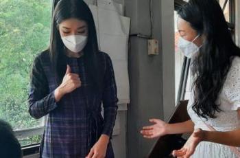 Carla Yules Lihat Pembuatan Suvenir Miss World Karya Penyandang Disabilitas