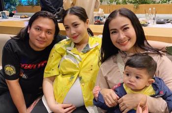Iis Dahlia Soroti Cara Rafathar Gendong Baby R, Komentarnya Panen Cibiran