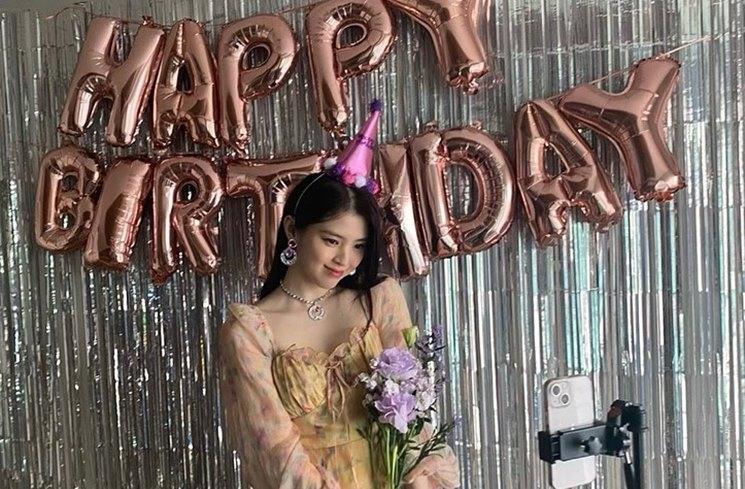 Han So Hee saat merayakan ulang tahun. (Instagram/@xeesoxee)