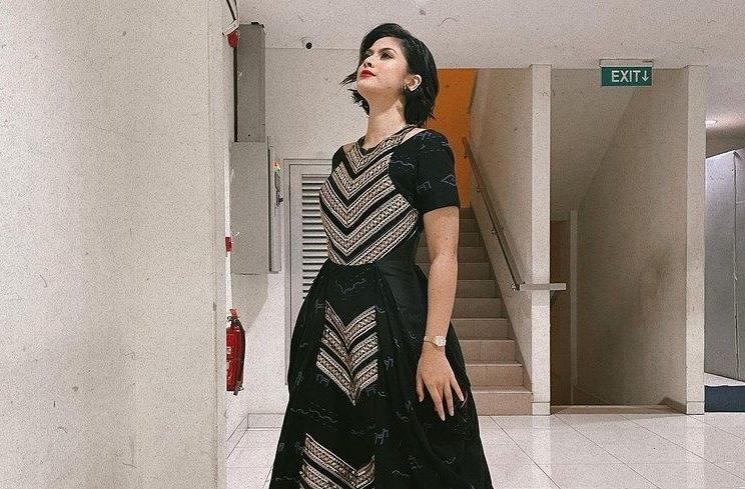 Potret Hana Saraswati 'Buku Harian Seorang Istri' di Anugerah LSF. (Instagram/@hanahaho)