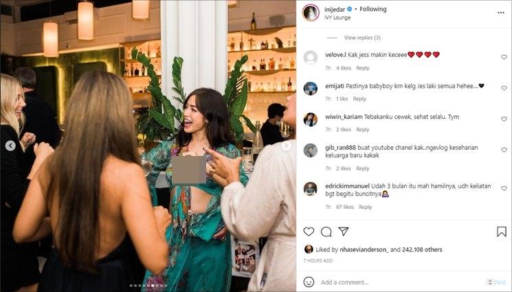 Jessica Iskandar unggah foto pamer perut. (Instagram/@inijedar)