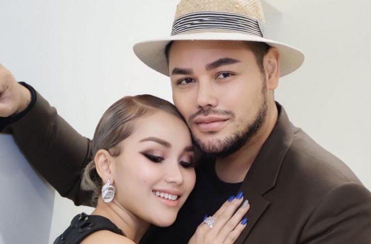 Potret Mesra Ayu Ting Ting dan Ivan Gunawan. (Instagram/ivan_gunawan)