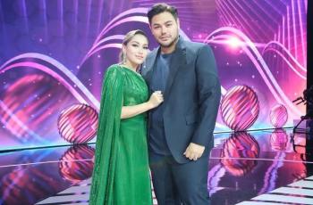 Tulis Ini, Ayu Ting Ting Resmi Pacaran dengan Ivan Gunawan?