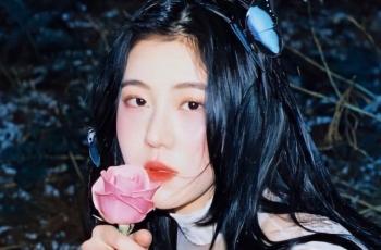 Simak Lirik Lagu Whenever - Yerin Baek