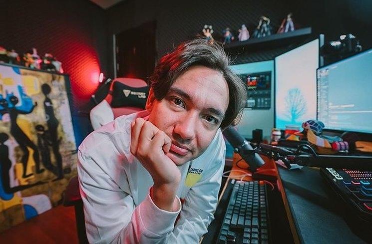 Profil Adipati Dolken. (Instagram/@adipati)