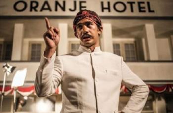 5 Artis Indonesia Pernah Jadi Guru di Film, Pakai Seragam Penuh Kharisma