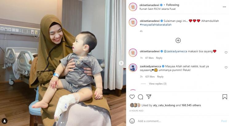 Oki Setiana Dewi ungkap kondisi Sulaiman yang baru operasi. (Instagram/okisetianadewi)