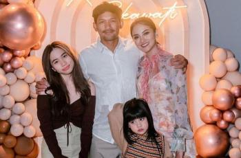 9 Potret Kedekatan Anak Ririn Ekawati dengan Ibnu Jamil, Gemes Banget!