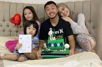 Istri Omesh Bahagia Kabarkan Hamil Anak Ketiga, Reaksi Putrinya Mengharukan
