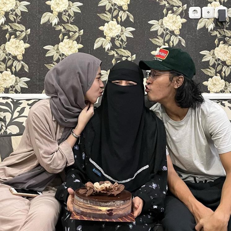 Umi Pipik ulang tahun. (Instagram/_ummi_pipik_)