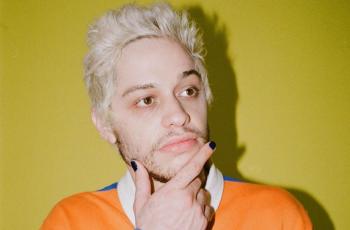 10 Fakta Pete Davidson, Komedian Dirumorkan Jadi Pacar Baru Kim Kardashian