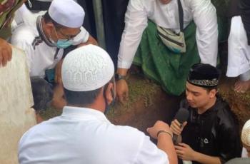 Suasana Haru Pemakaman Ameer Azzikra, Tangis Alvin Faiz Pecah