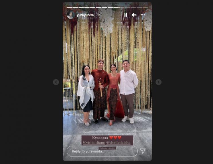 Vidi Aldiano dan Sheila Dara Aisha resmi tunangan. (Instagram/yurayunita)