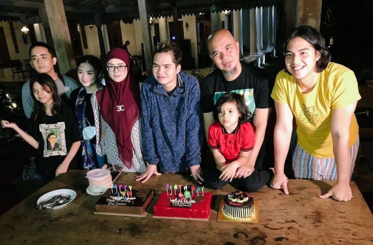 Potret Dekat Dul Jaelani dan Mulan Jameela (Instagram/ahmaddhaniofficial) 