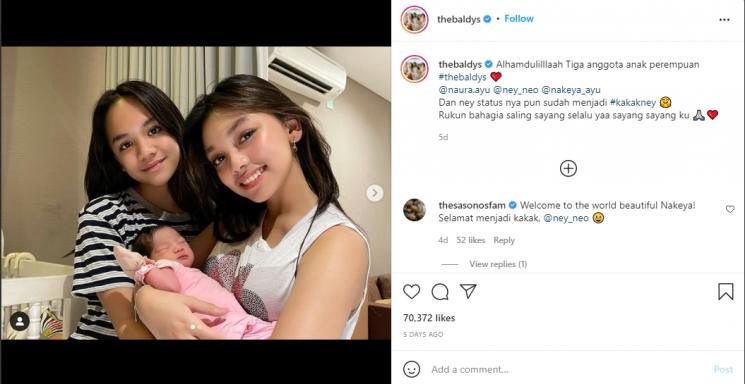 Naura Ayu dan Neona Ayu akur saat momong sang adik, baby Nakeya. (Instagram/thebaldys)