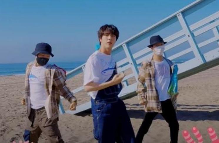 Jin BTS rilis lagu trot. (Youtube/BANGTANTV)