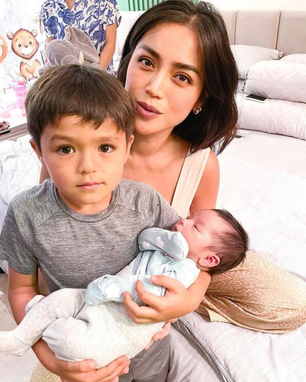 Potret El Barack Momong Baby Aizen (Instagram/alexanderbarackel) 