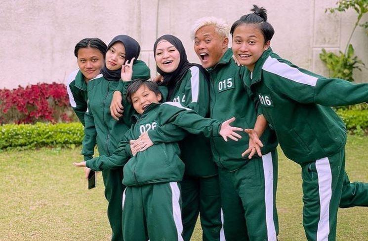 Artis yang Usianya Beda 15 Tahun dari Adik. (Instagram/@nathalieholscher)