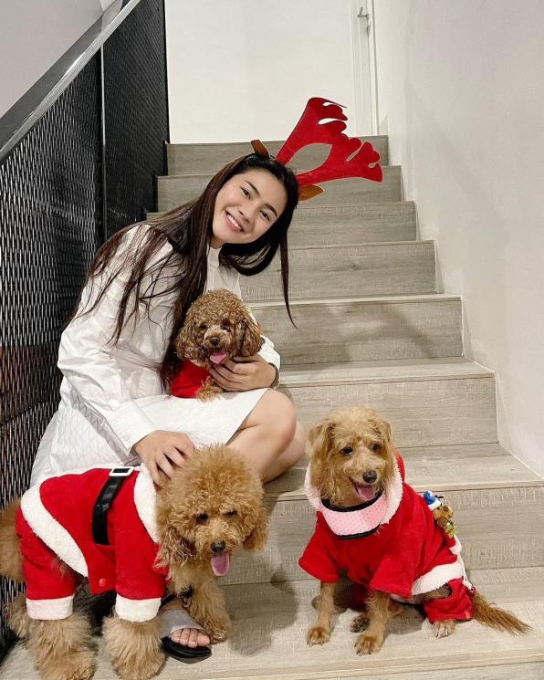 Ide Outfit Natal Ala Artis (instagram/@felicyangelista_)