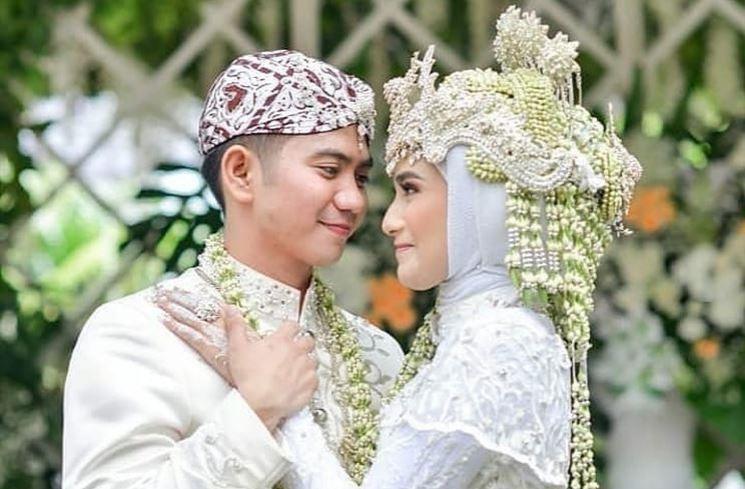 Potret Kenangan Rizki DA dan Nadya Mustika. (Instagram/@riznad_rizkynadya)