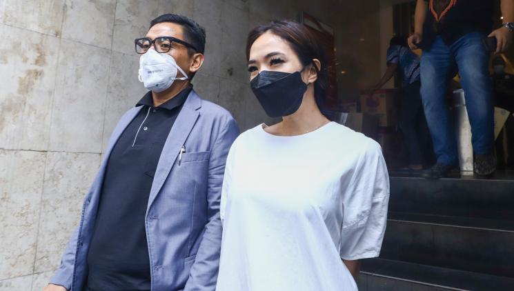 Gisella Anastasia diperiksa di Polda Metro Jaya, Jumat (10/12). [MataMata.com/Alfian Winanto]