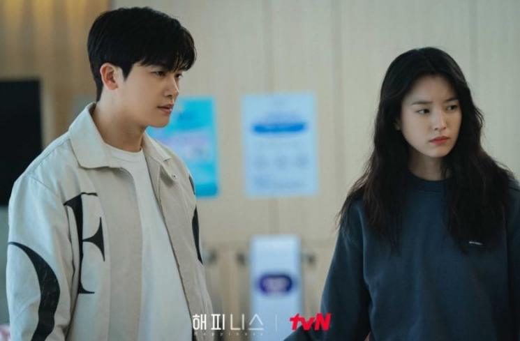 Adegan Berkesan Drakor Happiness (Hancinema)