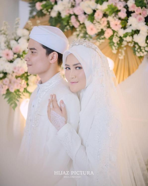 Artis Menikah Lagi di Tahun 2021 (Instagram/@hennyyrahman)