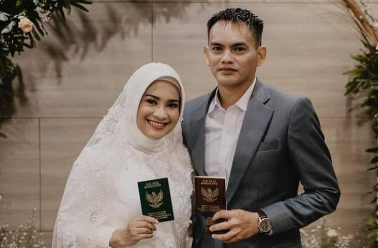 Artis Menikah Lagi di Tahun 2021 (Instagram/@randomezzo)