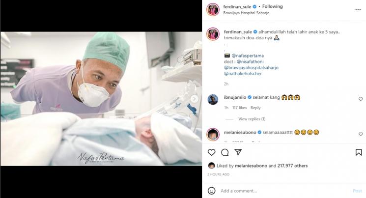 Nathalie Holscher melahirkan anak pertama. (Instagram/ferdinan_sule/nafaspertama)