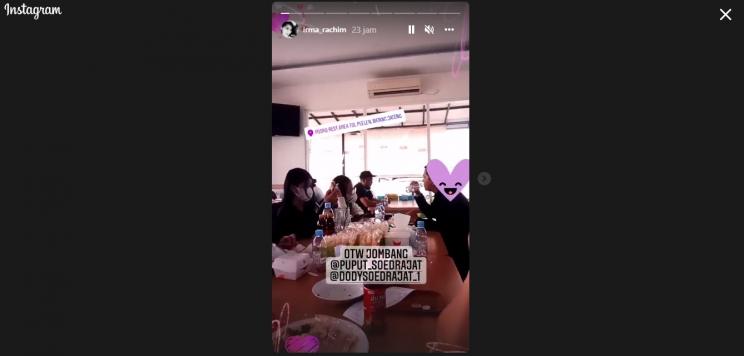 Momen Doddy Sudrajat Tabur Bunga di Tol (Instagram/irma_rachim)
