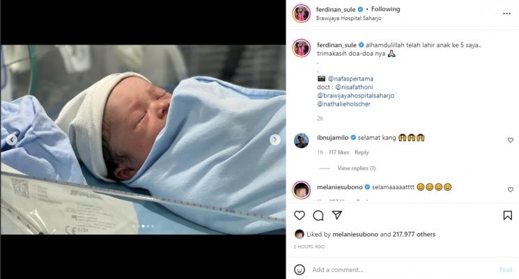 Nathalie Holscher melahirkan anak pertama. (Instagram/ferdinan_sule/nafaspertama)