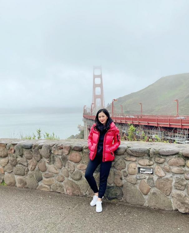 Potret Bunga Zainal Liburan di San Francisco. (Instagram/@bungazainal05)