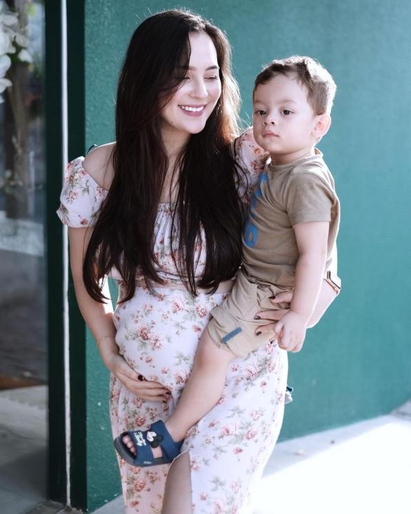 Potret Baby Bump Lidi Brugman. (Instagram/@lidibrugman)