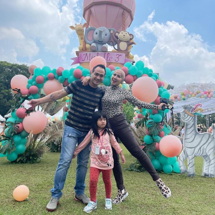 Potret Ferry Irawan Momong Vania (Instagram/vennamelindareal)