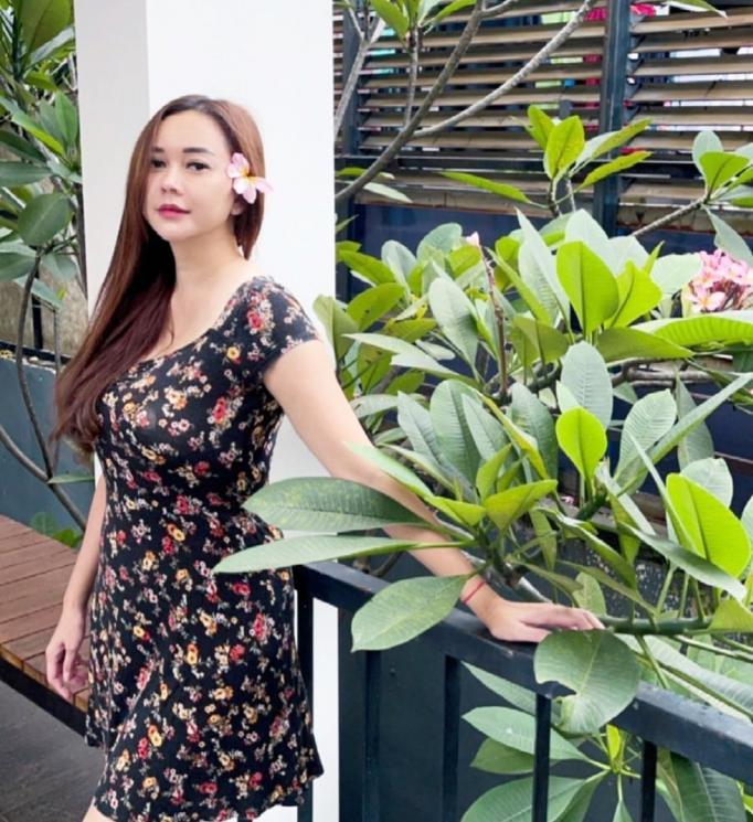 Artis Jadi Janda di Tahun 2021. (Instagram/aurakasih)