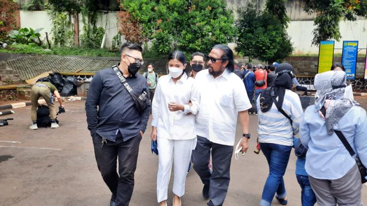 Jamal Mirdad dan Naysila Mirdad jadi saksi di sidang Kenang Mirdad. (MataMata.com/Ismail)