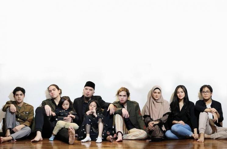 Potret Dekat Ahmad Dhani dengan Anak Mulan Jameela (Instagram/@ahmaddhaniofficial)