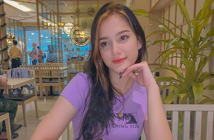Fakta Yasmine Selebgram Asal Malaysia Pacar Aditya Zoni. (Instagram/@yxsmine.ow)