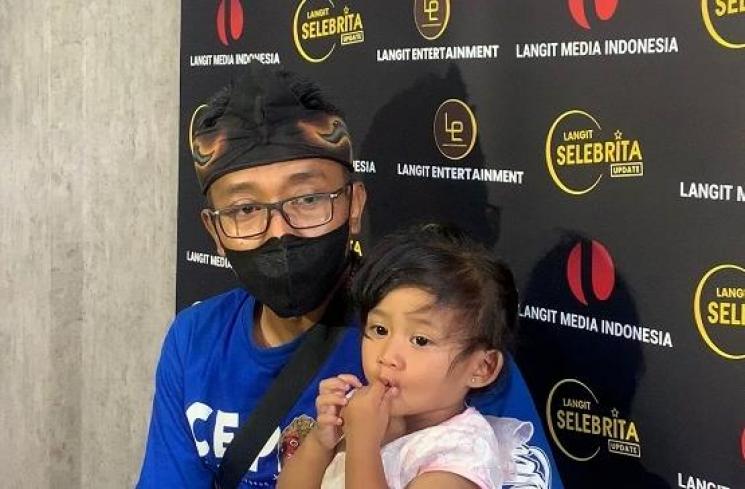 Teddy Pardiyana dan anaknya, Bintang [Matamata.com/Adiyoga Priyambodo]