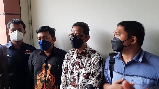 Doddy Sudrajat, Ayah Vanessa Angel dan Tim Kuasa Hukum. (Matamata.com/Evi Ariska)