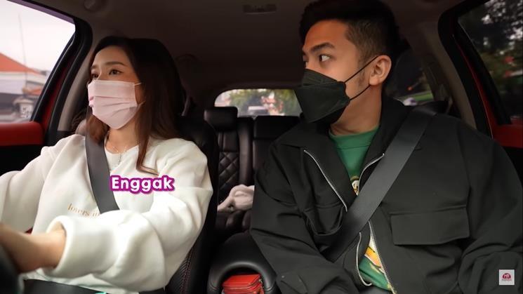 Potret Akrab Jessica Jane dan Jerome Polin. (YouTube/Nihongo Mantappu)