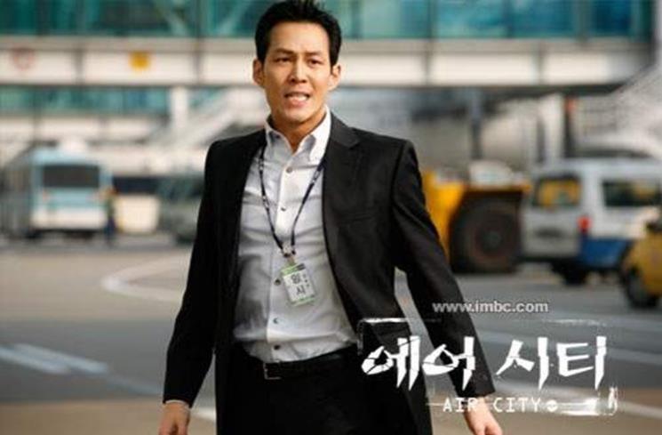 Transformasi Lee Jung Jae. (Hancinema)