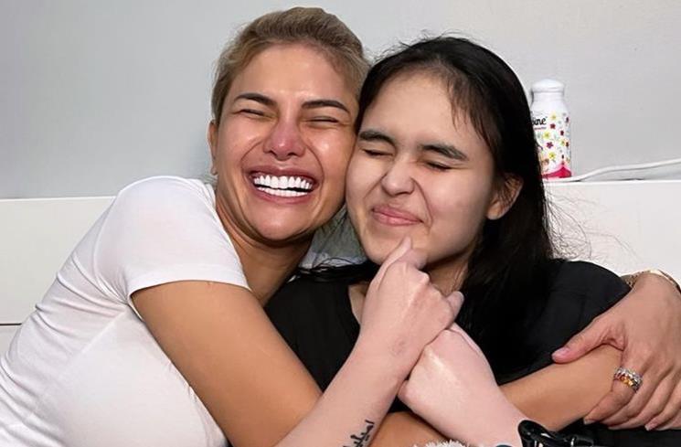 Potret Kenangan Laura Anna Bareng Artis. (Instagram/@edlnlaura)