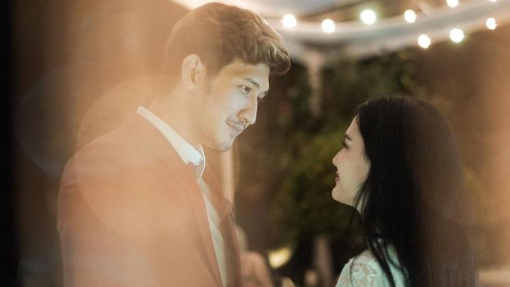 Irish Bella bagikan momen lamaran Aditya Zoni dan Yasmine. (Instagram/@_irishbella_)