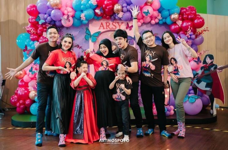 Momen Ulang Tahun Arsy Hermansyah (Instagram/@ashanty_ash)