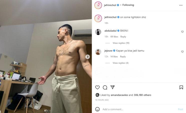 Jefri Nichol pamer gambar yang diduga tato di dada. (Instagram/jefrinichol)