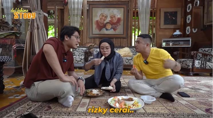 Rizky Billar dan Lesti Kejora disinggung soal perceraian Rizki DA. (YouTube/deHakims Story)