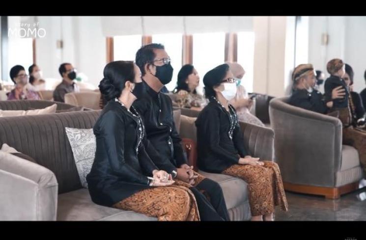 Potret Tedak Siten Anak Momo Geisha (YouTube/Momo Youtube Channel)