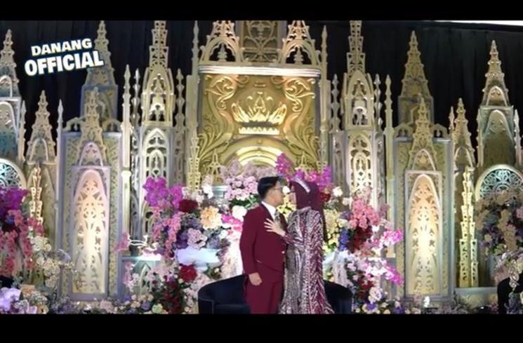 Potret Mewah Acara Ngunduh Mantu Danang DA. (YouTube/DANANG OFFICIAL)