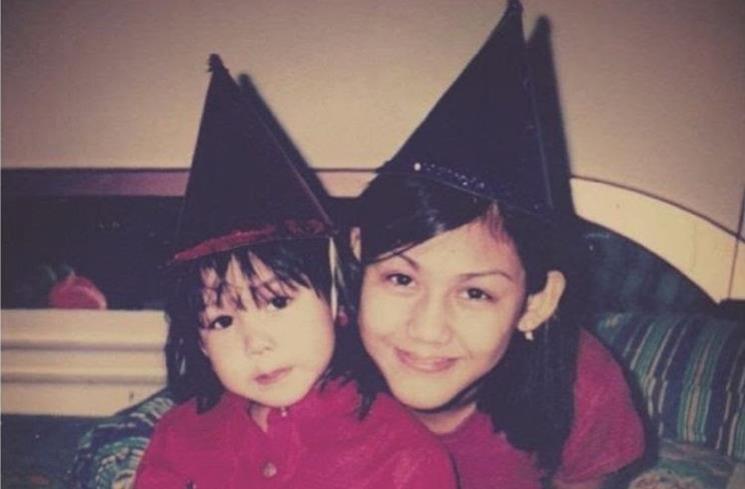 Potret Masa Kecil Vanesha Prescilla dan Sissy Priscillia. (Instagram/@vaneshaass)
